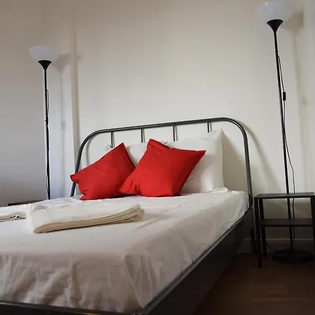 Quiet Tiny Apartment Versailles